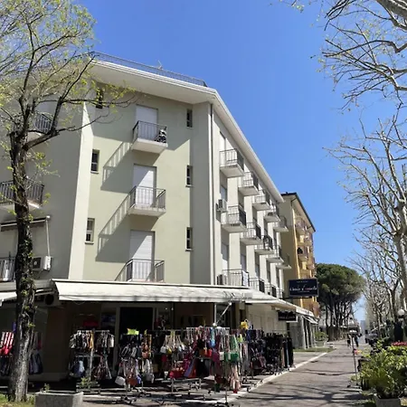 아파트 Functional Flat With 3 Balconies